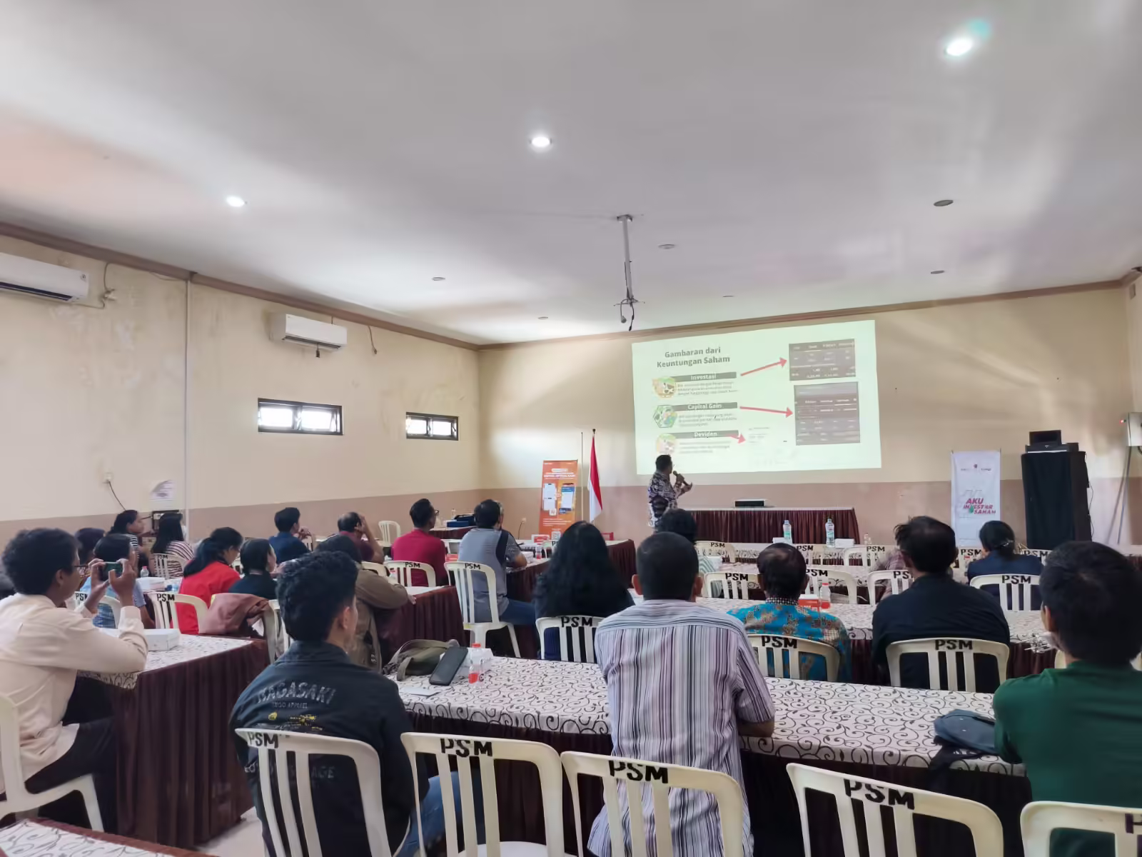 Invest Smarter, Live Better: Edukasi Pasar Modal Kolaborasi OMK dan STIEKEN Blitar