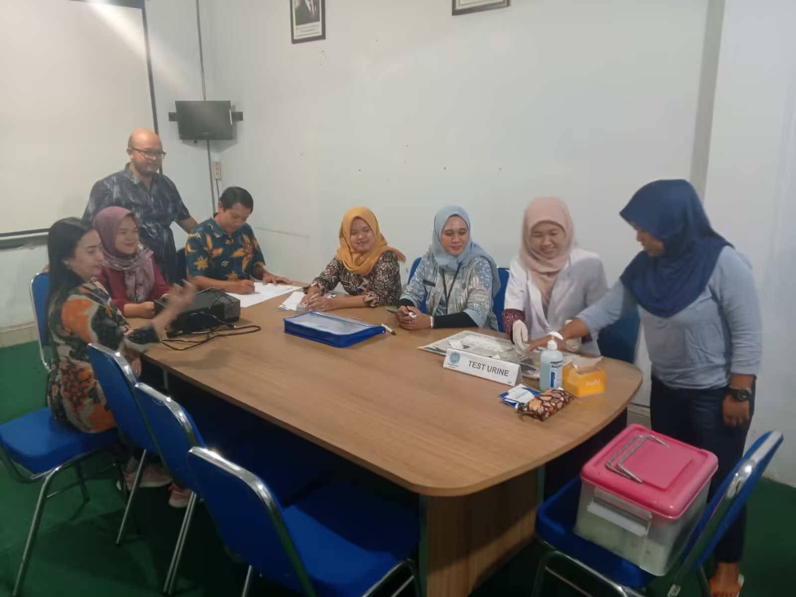 Cegah Penyalahgunaan Narkoba : STIE Kesuma Negara (STIEKEN) Bersama BNN Kabupaten Blitar Gelar Tes Urine